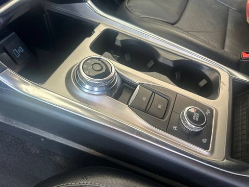 Used 2023 Ford Explorer Limited AWD/4WD image 23