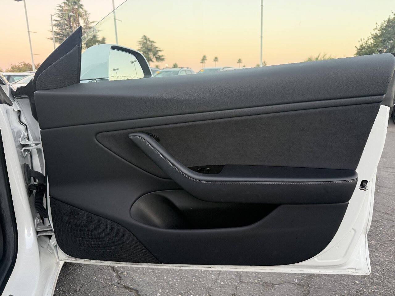 Used 2018 Tesla Model 3 Long Range RWD image 15