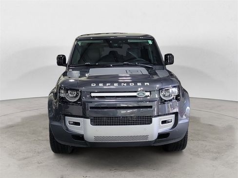 New 2024 Land Rover Defender 110 SE image 8