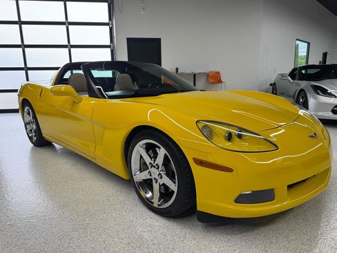 Used 2007 Chevrolet Corvette Coupe w/ Preferred Equipment Group RWD image 8