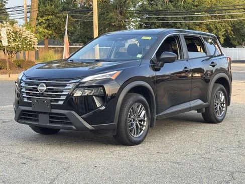 Used 2025 Nissan Rogue S AWD/4WD image 4