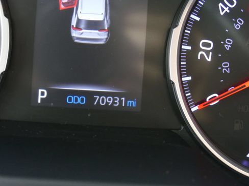Used 2019 Toyota RAV4 XLE w/ Convenience Package AWD/4WD image 12