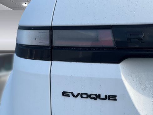 Used 2024 Land Rover Range Rover Evoque Dynamic SE image 12