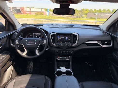 Used 2023 GMC Terrain Denali AWD/4WD image 3