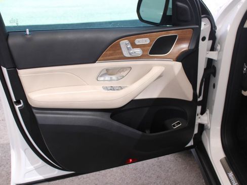 Used 2025 Mercedes-Benz GLE 350 4MATIC image 8