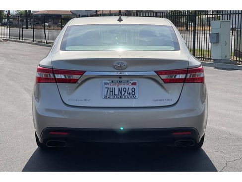 Used 2014 Toyota Avalon Limited image 4