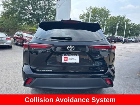 Used 2024 Toyota Highlander XLE FWD image 6