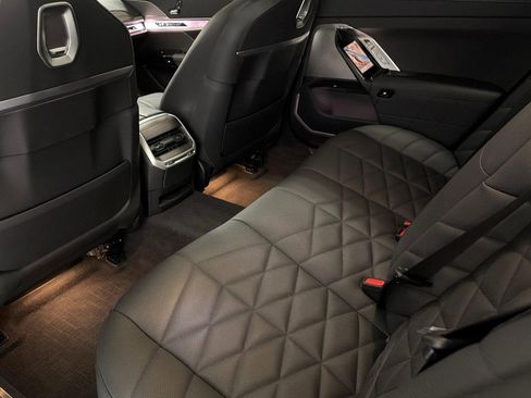 Used 2024 BMW 740i 740i w/ Premium Package image 26