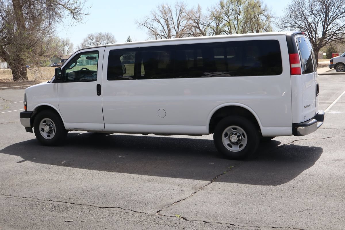 Used 2017 Chevrolet Express 3500 LT RWD image 8