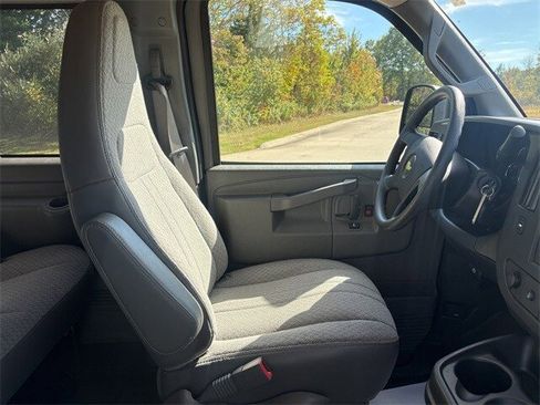Used 2024 Chevrolet Express 3500 LT w/ LT Preferred Equipment Group image 28