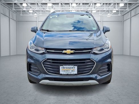 Certified 2022 Chevrolet Trax LT w/ LT Convenience Package AWD/4WD image 3