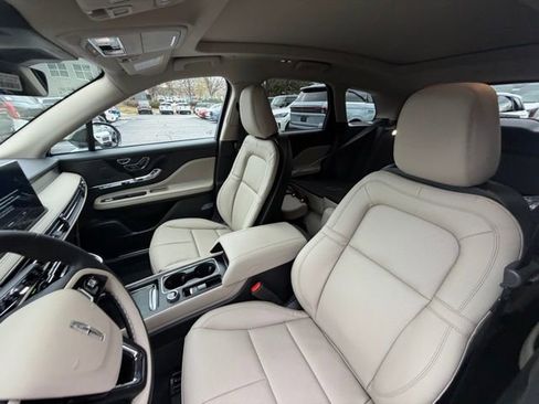 New 2026 Lincoln Corsair Premiere image 13