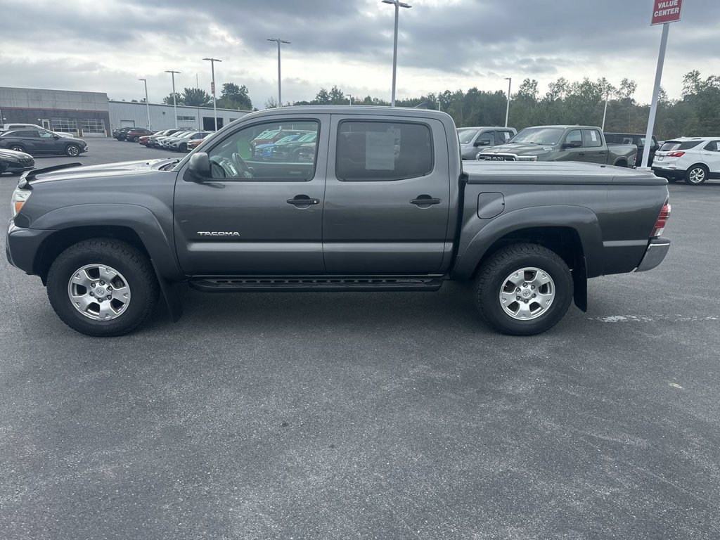 Used 2015 Toyota Tacoma 4x4 Double Cab w/ SR5 Package image 5