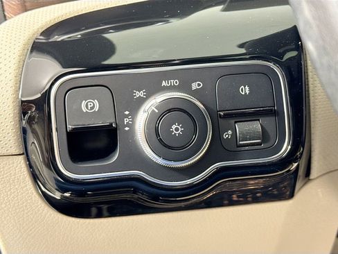 Used 2019 Mercedes-Benz A 220 4MATIC image 10