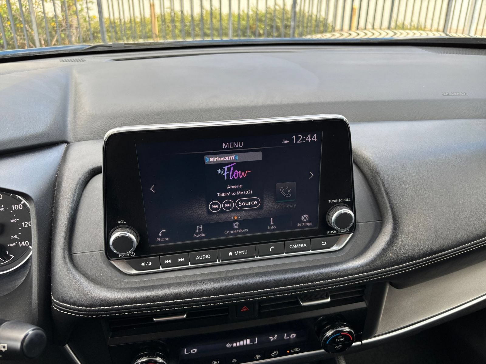 Used 2025 Nissan Rogue SV FWD image 19