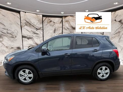 Used 2019 Chevrolet Trax LS w/ Tint and Cruise Package FWD image 3