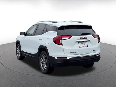 Used 2024 GMC Terrain SLT AWD/4WD image 11