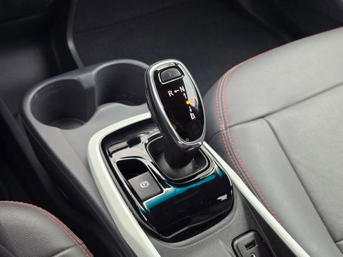 Used 2018 Chevrolet Bolt Premier w/ Driver Confidence II Package image 28