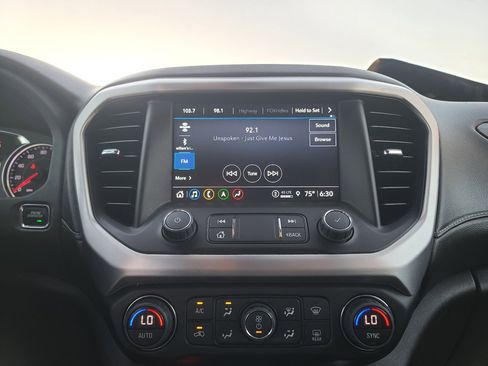 Used 2023 GMC Acadia SLT w/ Trailering Package image 25