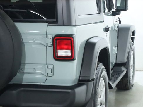 Used 2023 Jeep Wrangler Sport AWD/4WD image 41