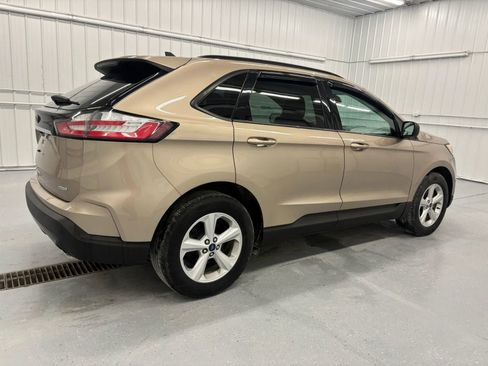 Used 2020 Ford Edge SE w/ Cargo Accessory Package FWD image 3