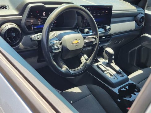 Used 2023 Chevrolet Colorado W/T RWD image 5