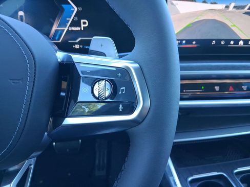 New 2026 BMW 750e xDrive w/ Premium Package image 22