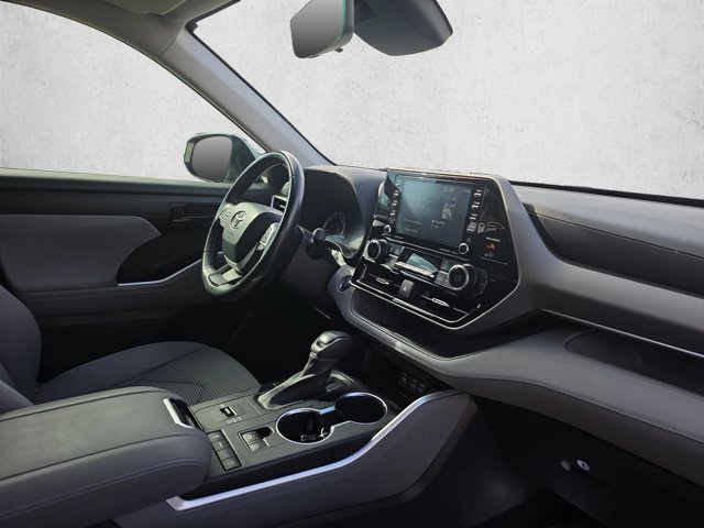 Used 2022 Toyota Highlander LE FWD image 23