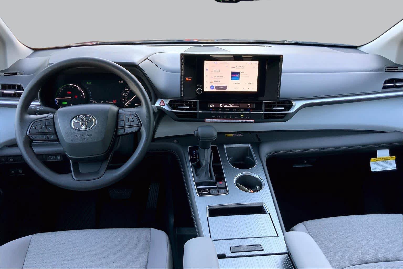 Used 2026 Toyota Sienna LE FWD image 14