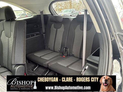 Used 2023 Kia Sorento LX image 32