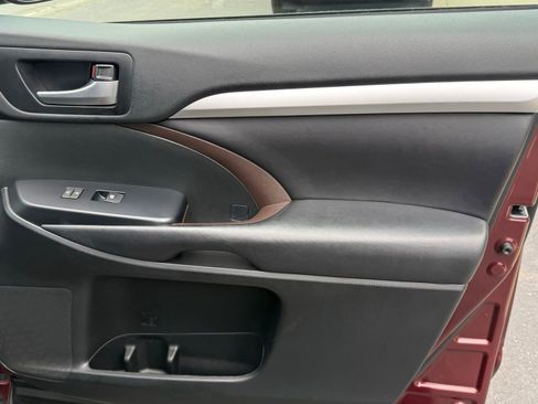 Used 2017 Toyota Highlander XLE image 20