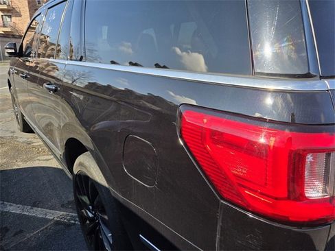 Used 2020 Lincoln Navigator L Reserve w/ Equipment Group 208A Reserve image 6