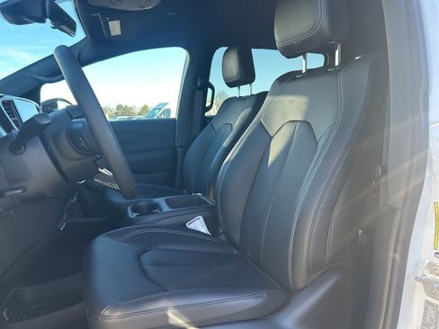 New 2026 Chrysler Voyager LX image 10