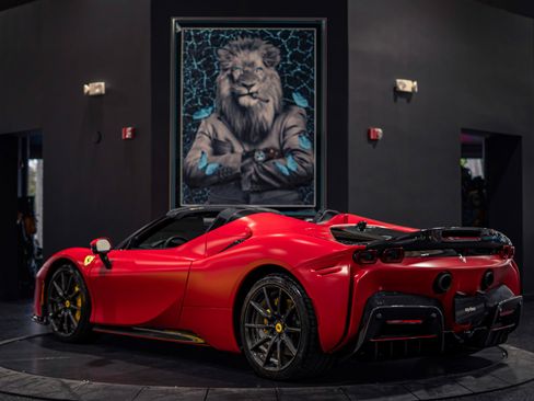 Used 2024 Ferrari SF90 Spider AWD/4WD image 35