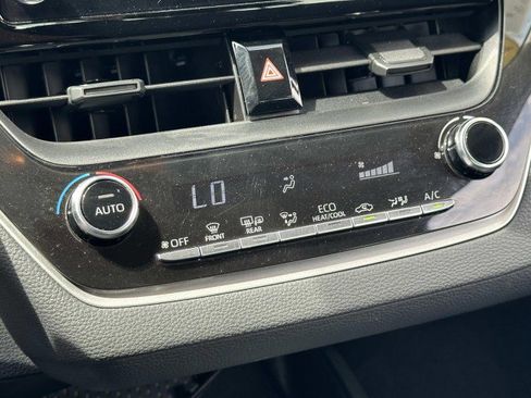 Used 2020 Toyota Corolla LE image 20