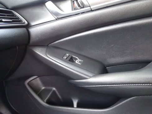 Used 2022 Honda Accord Sport image 10