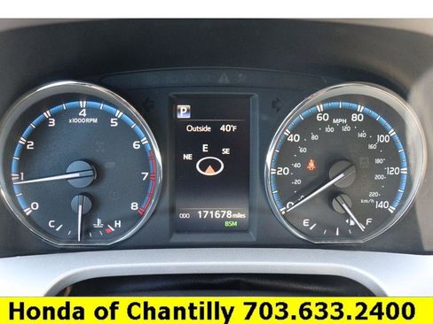 Used 2018 Honda Pilot Touring image 9