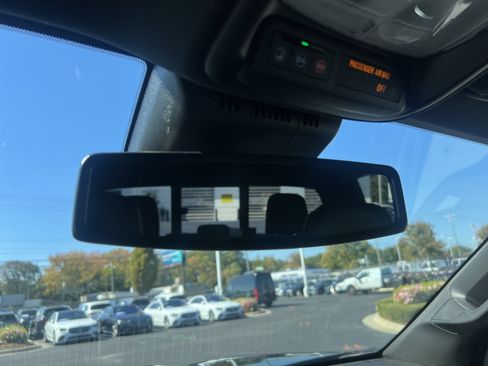 Used 2024 Chevrolet Colorado Z71 w/ Z71 Convenience Package 2 image 27