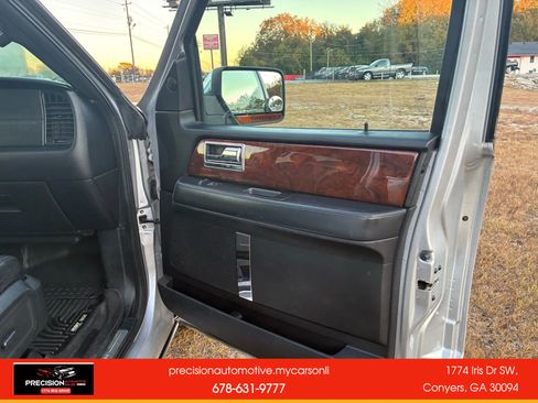 Used 2016 Lincoln Navigator L Select image 31