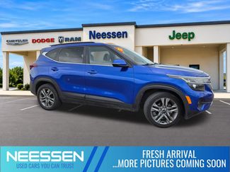 Used 2022 Kia Seltos S FWD video 1