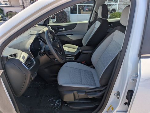 Used 2022 Chevrolet Equinox LS AWD/4WD image 10
