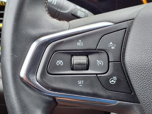 Used 2024 Chevrolet Trax LT w/ Driver Confidence Package FWD image 27