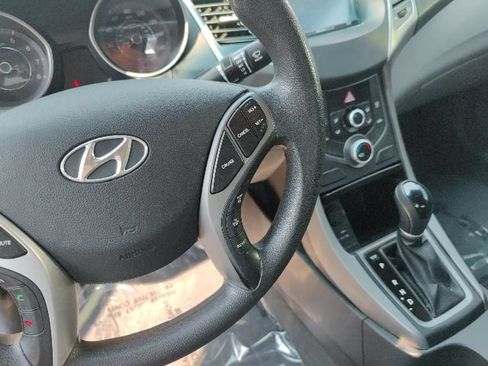 Used 2014 Hyundai Elantra SE FWD image 27