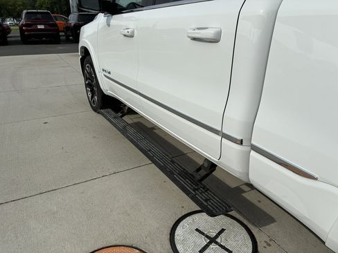 Used 2025 RAM 1500 Limited AWD/4WD image 10