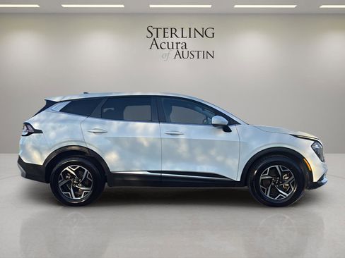 Used 2023 Kia Sportage LX image 4