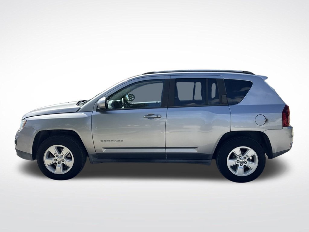 Used 2016 Jeep Compass Latitude FWD image 8