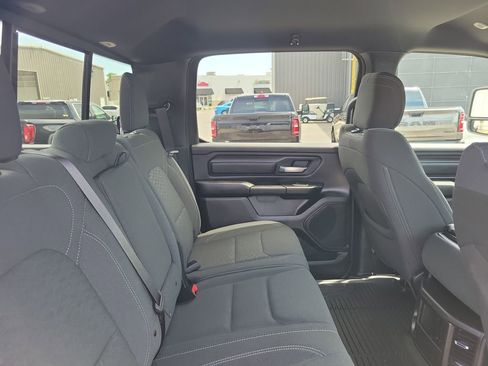 Used 2026 RAM 1500 Express AWD/4WD image 32