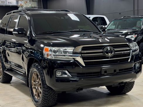 Used 2018 Toyota Land Cruiser w/ Carpet Mat Package AWD/4WD image 4