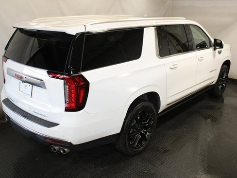 Used 2024 GMC Yukon XL Denali w/ Denali Reserve Package image 5