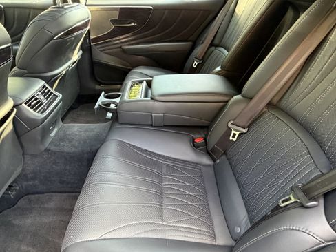 Used 2018 Lexus LS 500 w/ Interior Upgrade Package RWD image 33